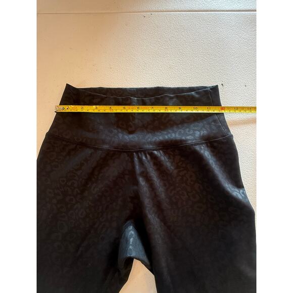 Buff Bunny Collection Legacy Women's Embossed Black Leopard Print Sz M Leggings - Picture 4 of 5